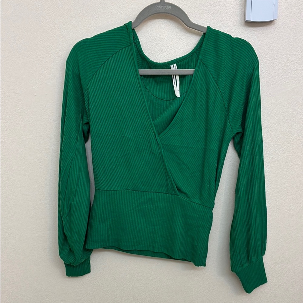 NEW ANTHROPOLOGIE GREEN LONG SLEEVE TOP